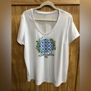 Disney t shirt flower and garden expo 2022 - 2XL. Fits like XL not oversized.